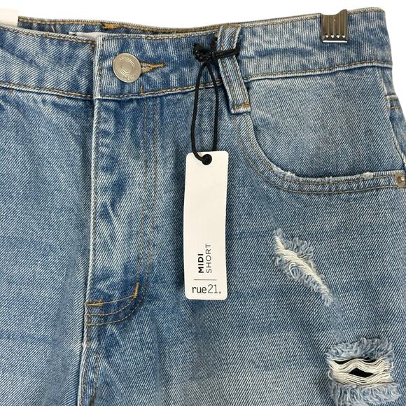 NWT Rue21 Denim Shorts Womens 6 Light Wash Distressed Raw Hem Festival Casual - Picture 2 of 5